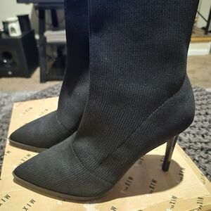 Mix No 6  closed toe bootie